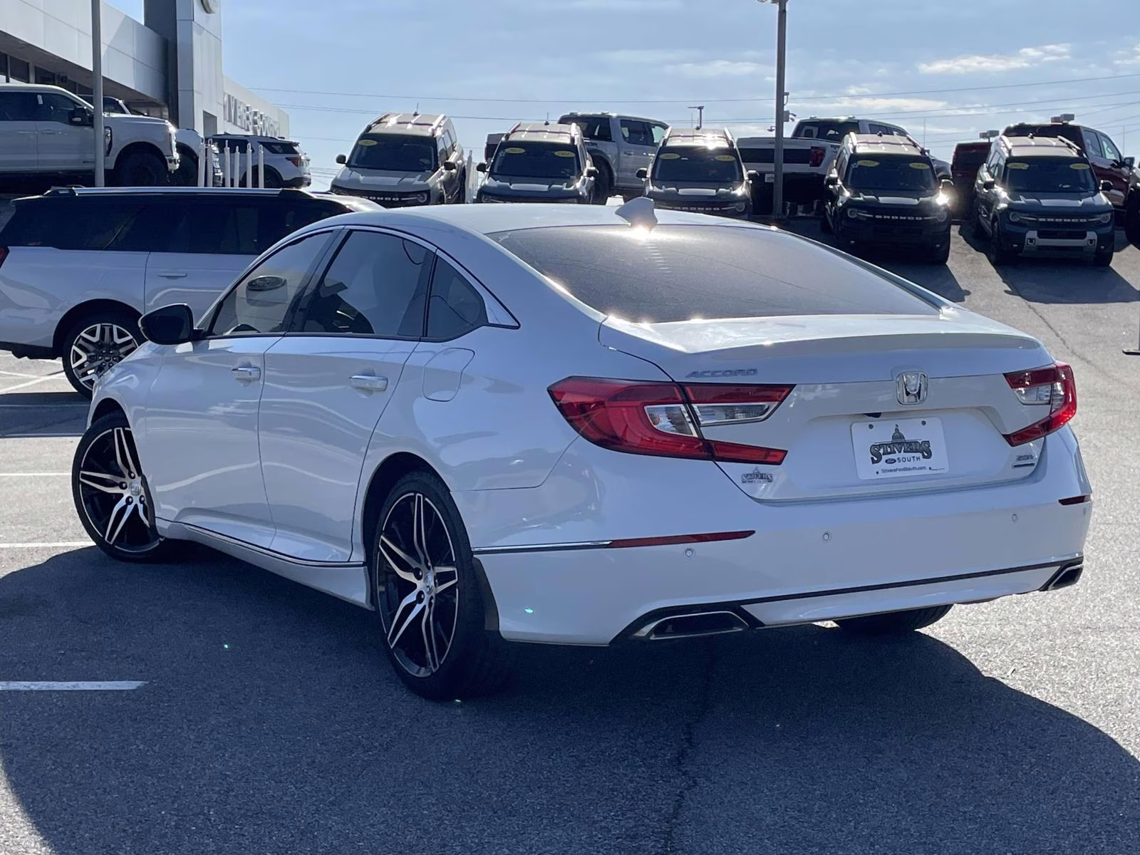2021 Platinum White Pearl Honda Accord Touring 2.0T FWD Sedan