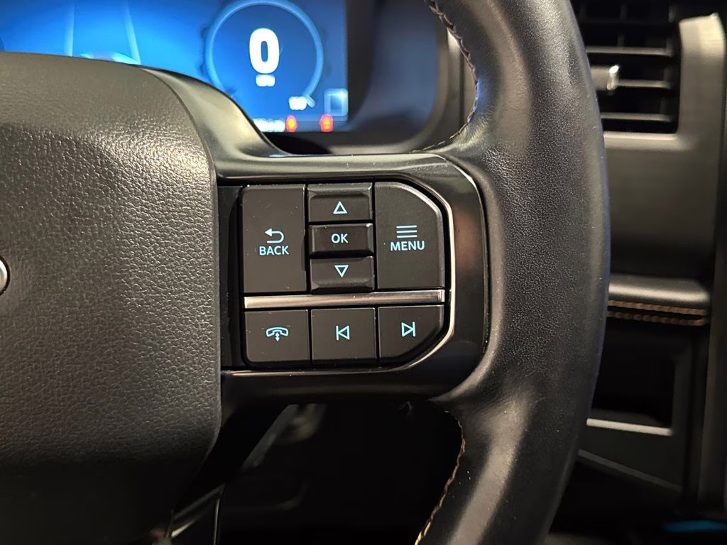 2022 White Metallic Ford Expedition Platinum 4X4 SUV