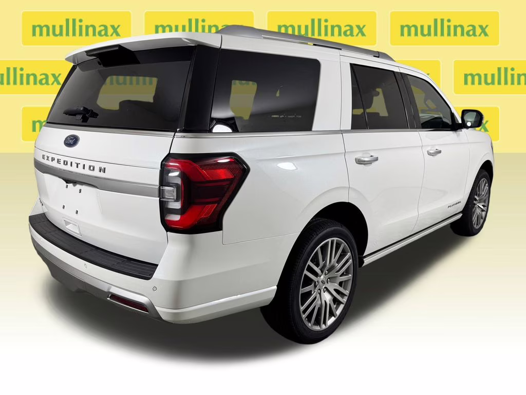 2022 White Metallic Ford Expedition Platinum 4X4 SUV