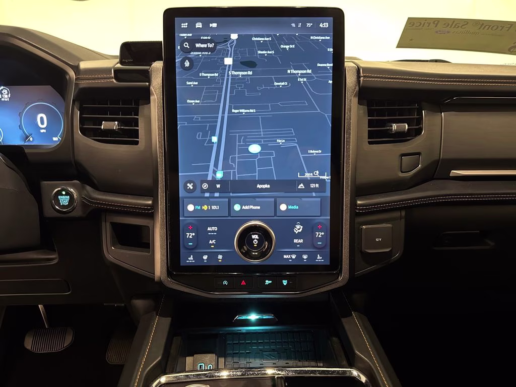 2022 White Metallic Ford Expedition Platinum 4X4 SUV