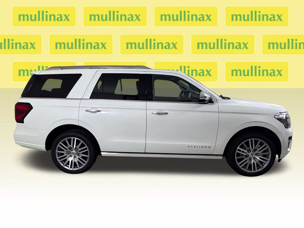 2022 White Metallic Ford Expedition Platinum 4X4 SUV