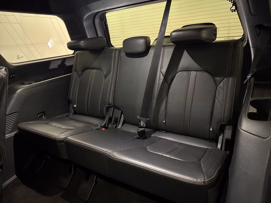 2022 White Metallic Ford Expedition Platinum 4X4 SUV