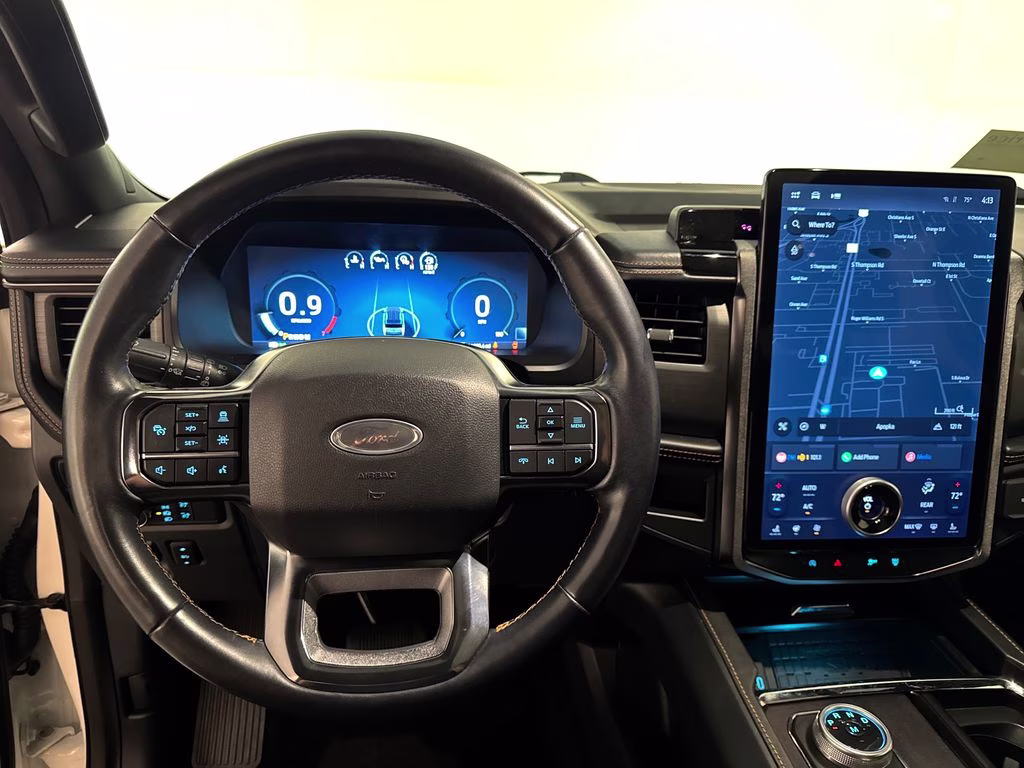 2022 White Metallic Ford Expedition Platinum 4X4 SUV