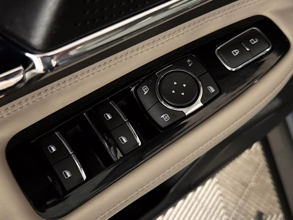 2025 Whisper Blue Metallic Clearcoat Lincoln Corsair Premiere AWD SUV