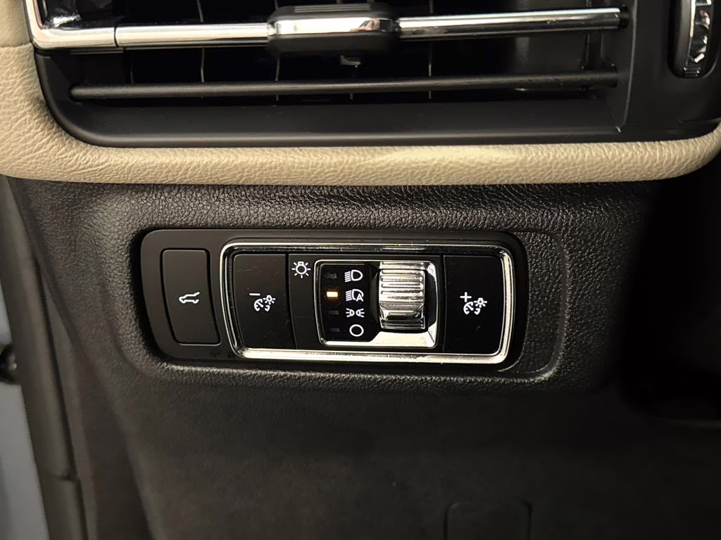 2025 Whisper Blue Metallic Clearcoat Lincoln Corsair Premiere AWD SUV