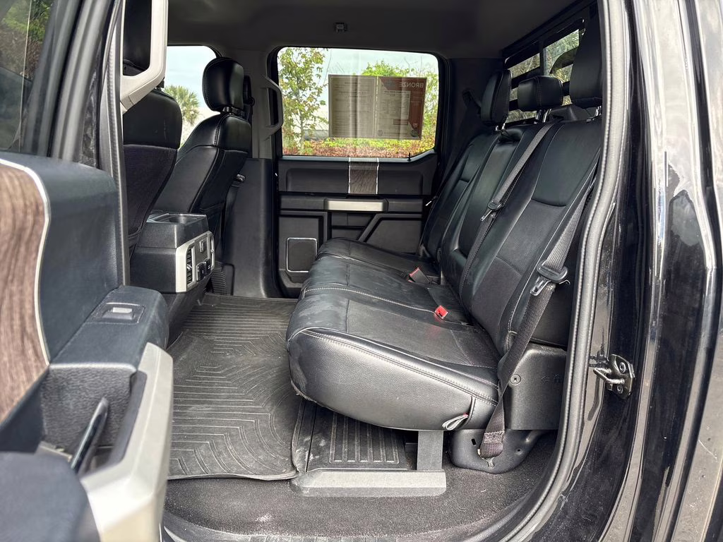 2019 Agate Black Metallic Ford Super Duty F-250 SRW Lariat 4X4 Truck