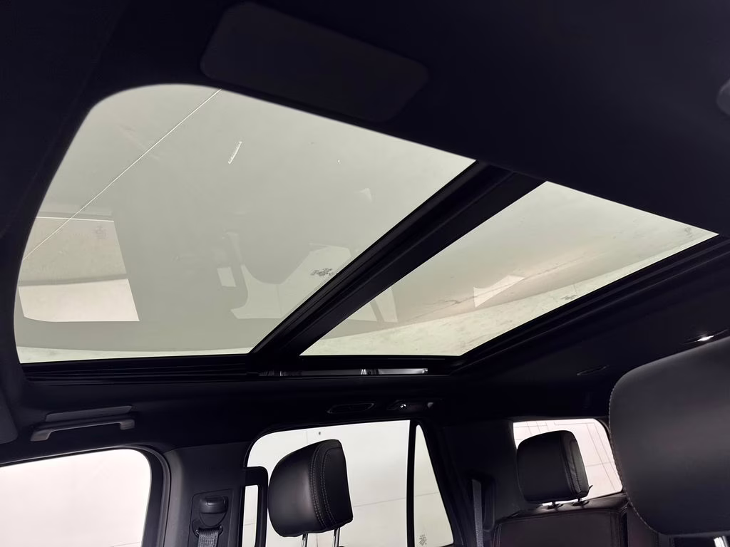 2022 White Metallic Ford Expedition Platinum 4X4 SUV