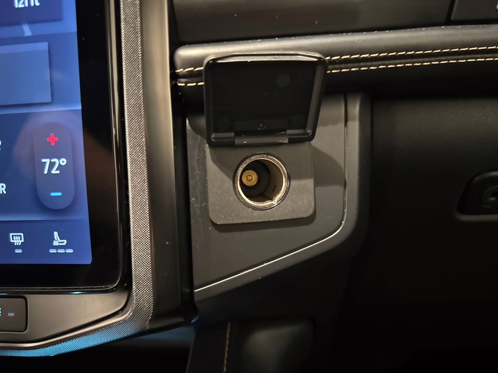 2022 White Metallic Ford Expedition Platinum 4X4 SUV