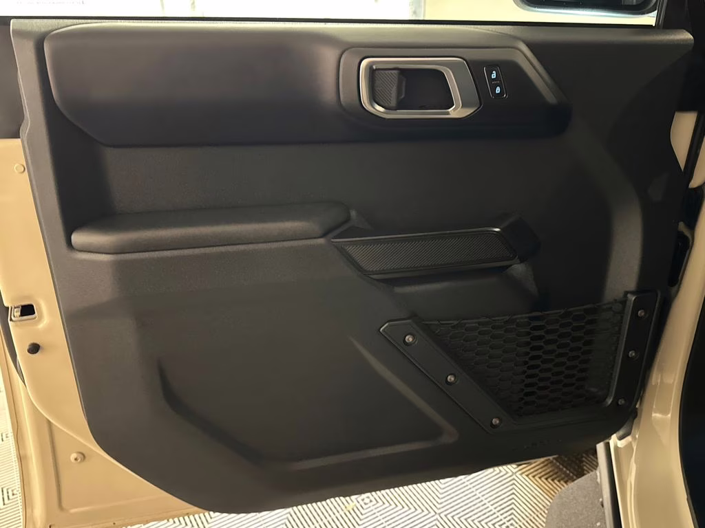 2025 Desert Sand Ford Bronco Badlands 4X4 SUV