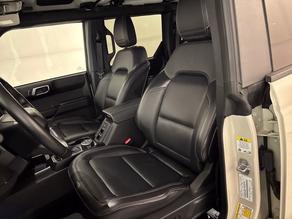 2025 Desert Sand Ford Bronco Badlands 4X4 SUV