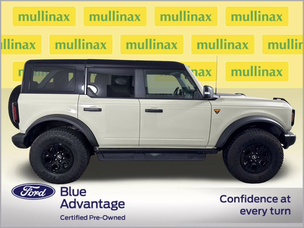 2025 Desert Sand Ford Bronco Badlands 4X4 SUV