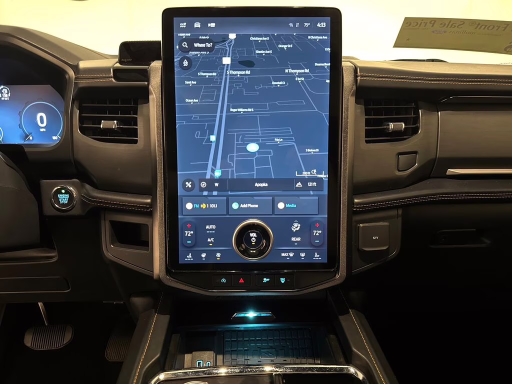 2022 White Metallic Ford Expedition Platinum 4X4 SUV