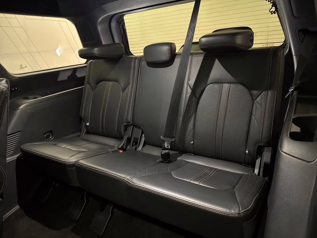 2022 White Metallic Ford Expedition Platinum 4X4 SUV