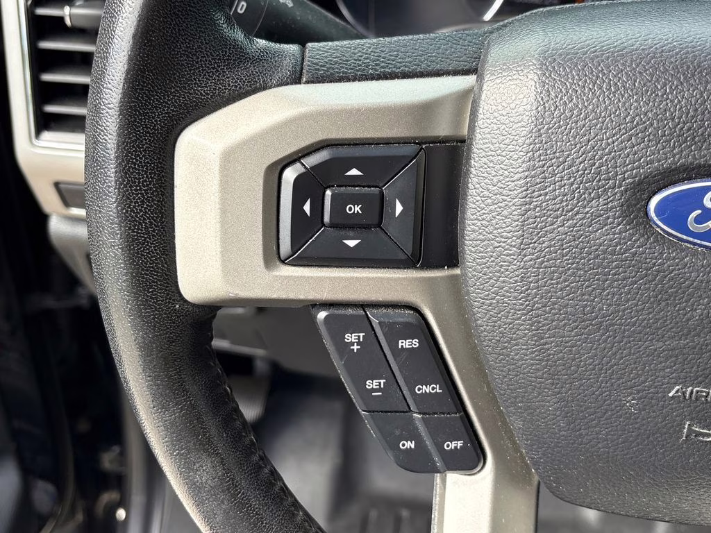 2019 Agate Black Metallic Ford Super Duty F-250 SRW Lariat 4X4 Truck