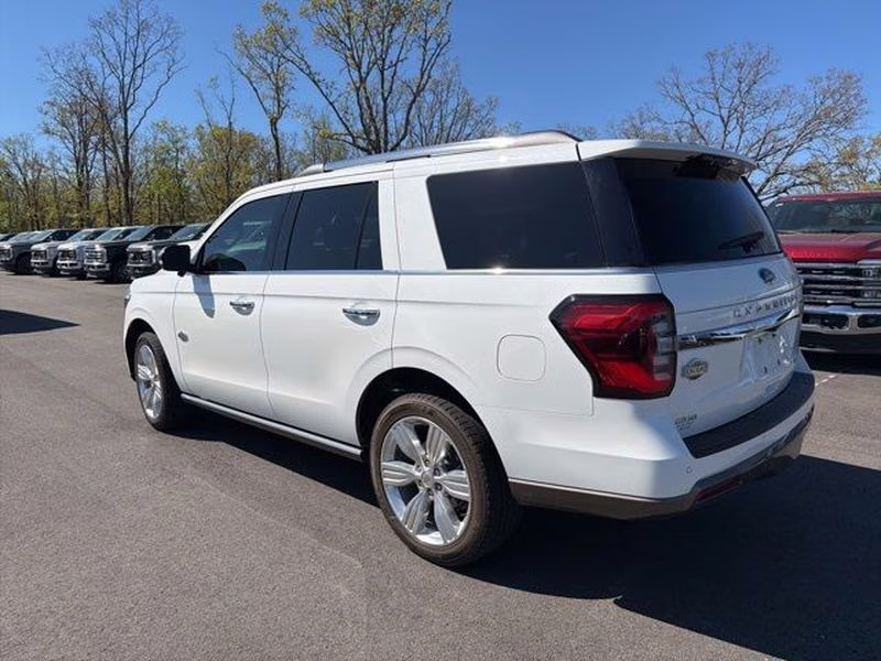 2024 Star White Metallic Tri-Coat Ford Expedition King Ranch 4X4 SUV