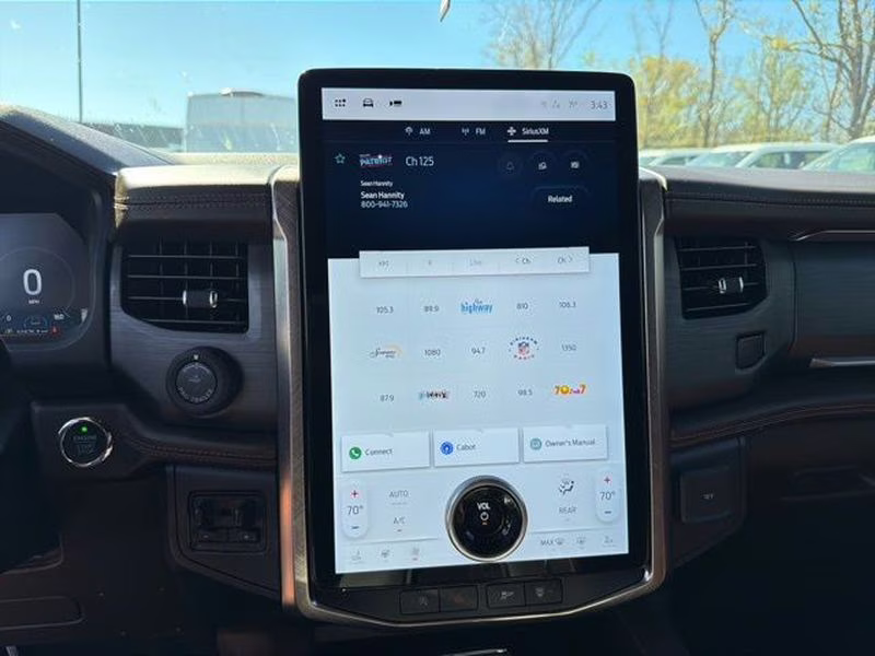 2024 Star White Metallic Tri-Coat Ford Expedition King Ranch 4X4 SUV