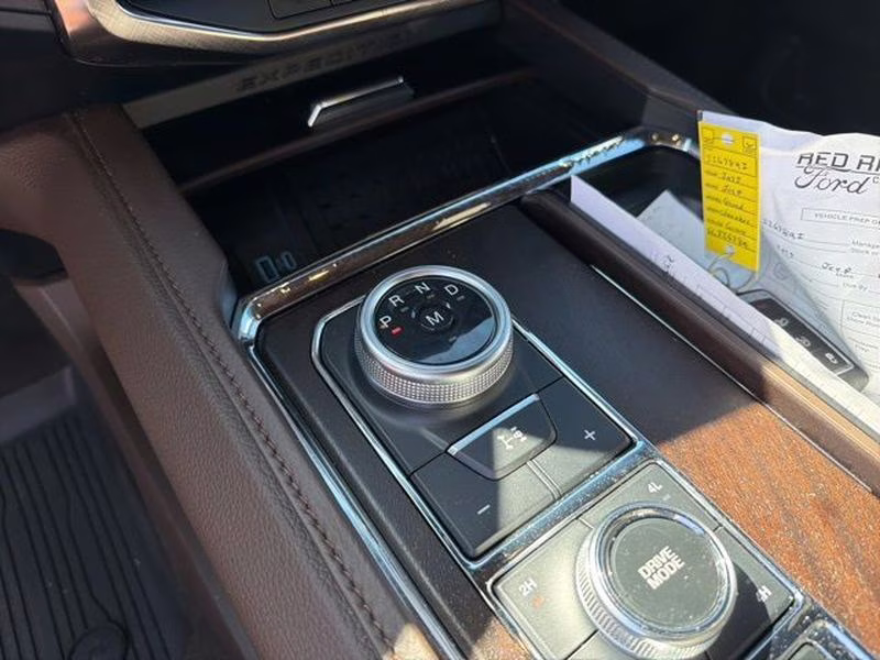 2024 Star White Metallic Tri-Coat Ford Expedition King Ranch 4X4 SUV