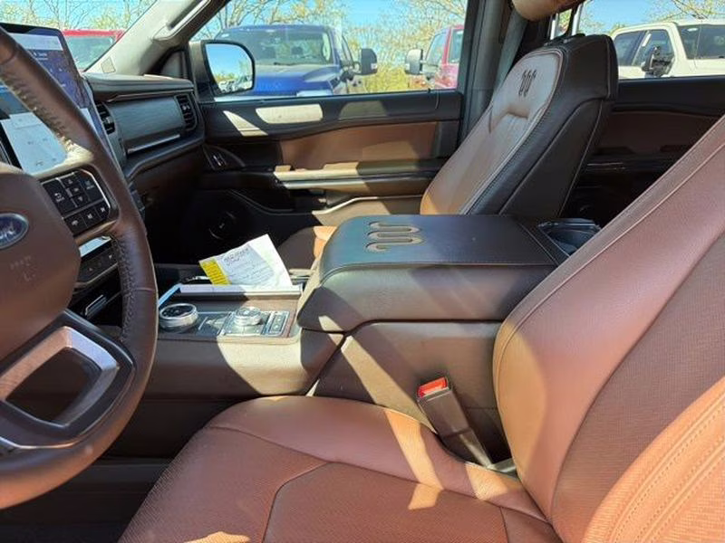 2024 Star White Metallic Tri-Coat Ford Expedition King Ranch 4X4 SUV