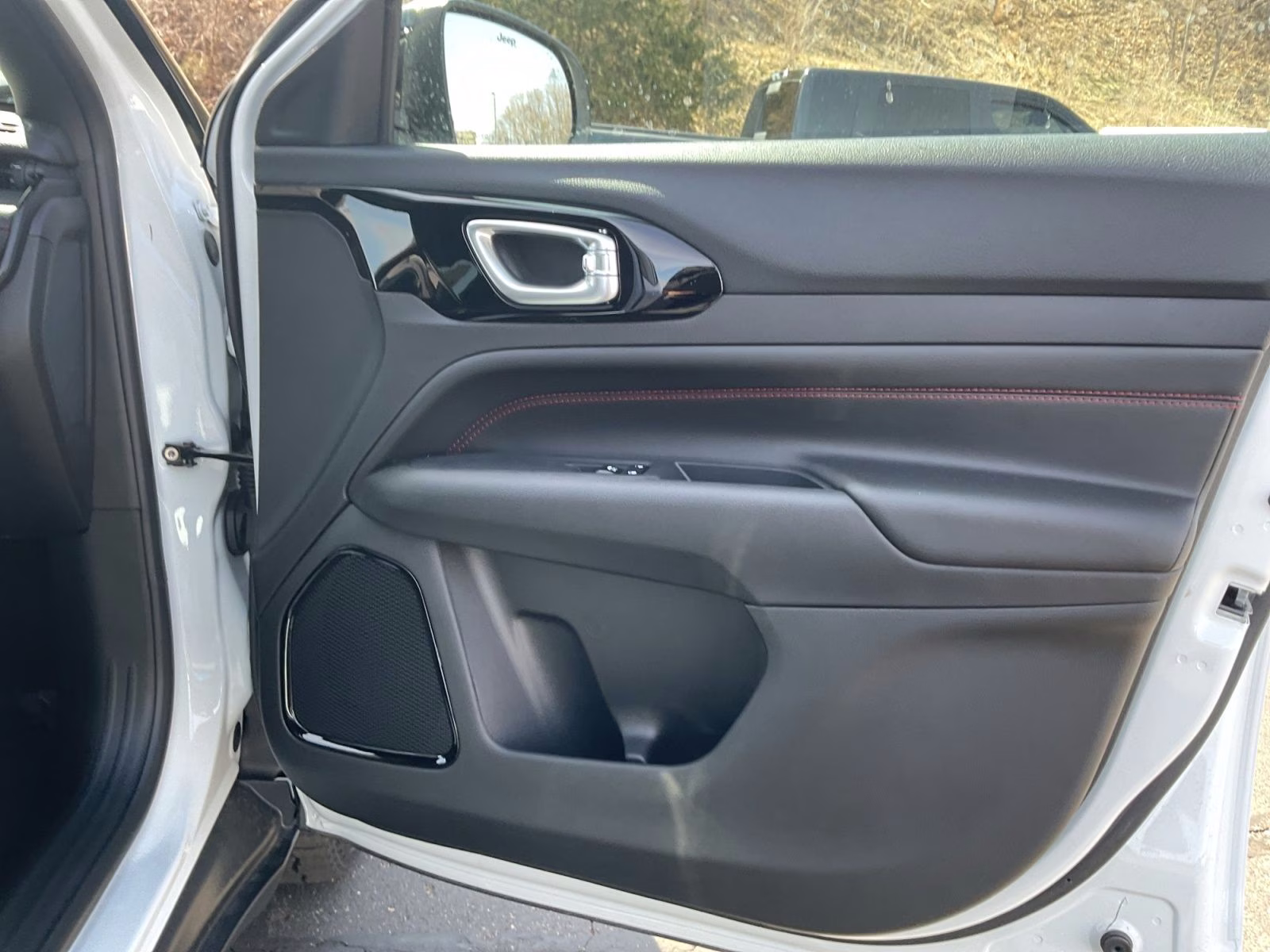 2026 Bright White Clearcoat Jeep Compass Trailhawk 4X4 SUV