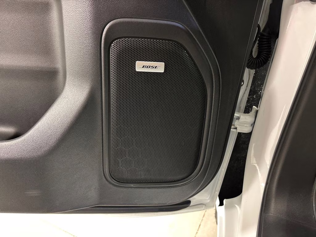 2021 Summit White GMC Sierra 1500 AT4 4X4 Truck