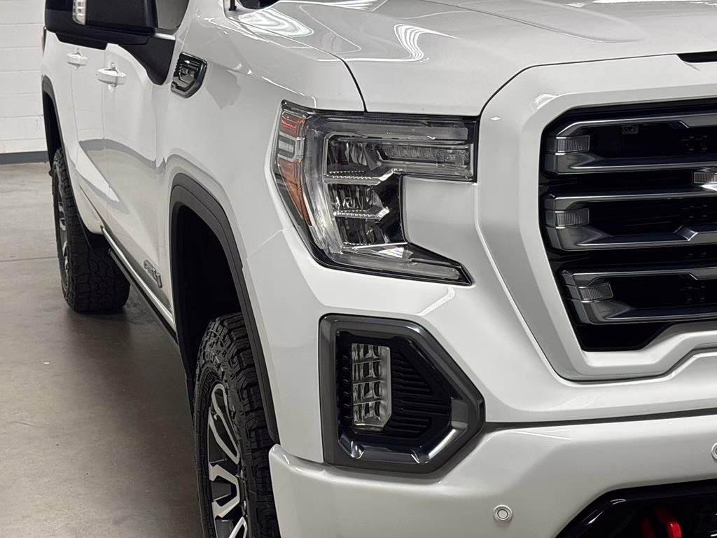 2021 Summit White GMC Sierra 1500 AT4 4X4 Truck