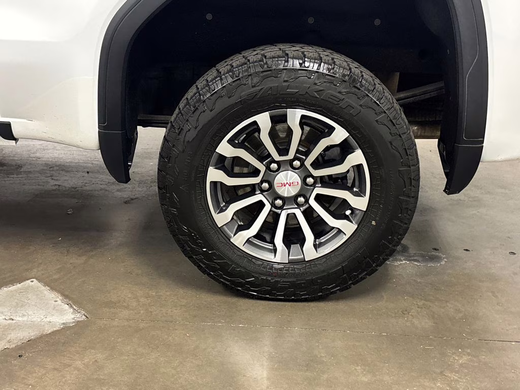 2021 Summit White GMC Sierra 1500 AT4 4X4 Truck