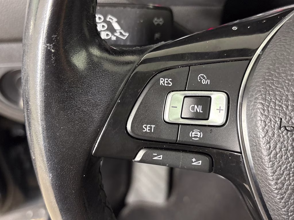 2019 Dark Moss Green Metallic Volkswagen Tiguan 2.0T SE FWD SUV