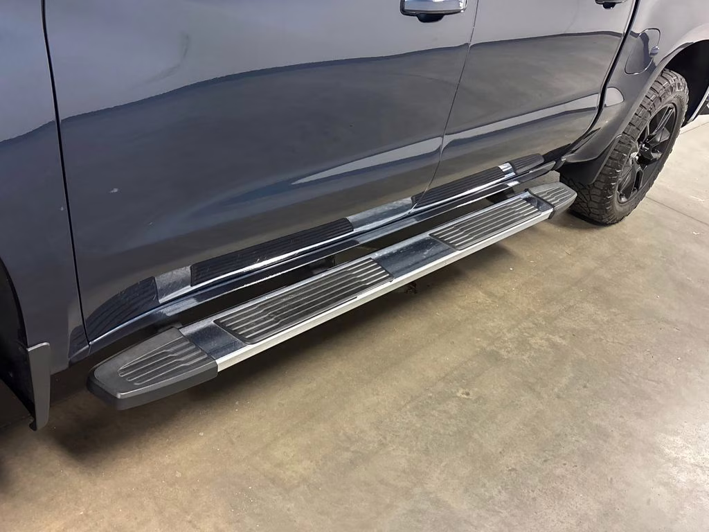 2020 Northsky Blue Metallic Chevrolet Silverado 1500 RST 4X4 Truck