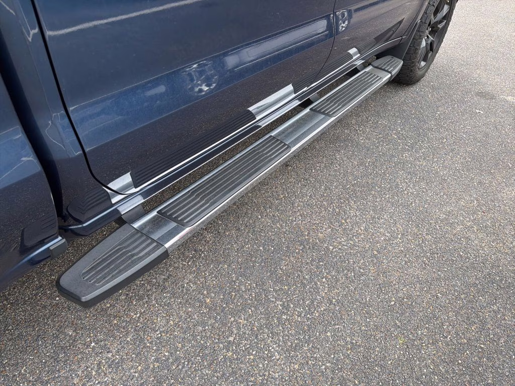 2020 Northsky Blue Metallic Chevrolet Silverado 1500 RST 4X4 Truck