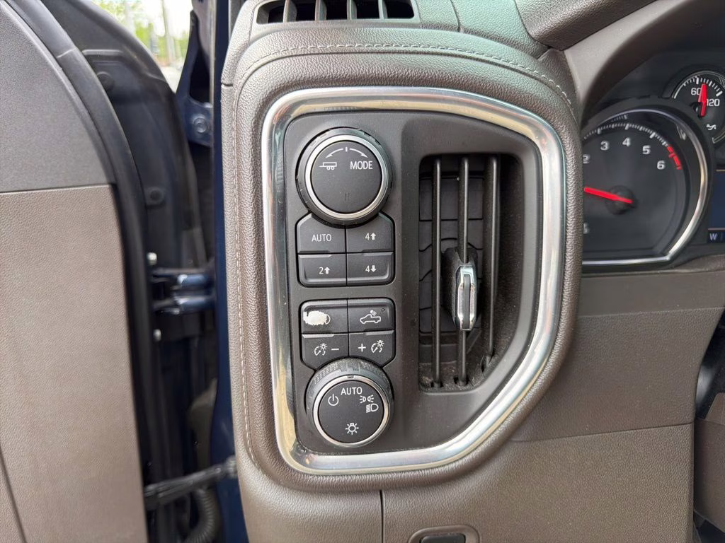 2020 Northsky Blue Metallic Chevrolet Silverado 1500 RST 4X4 Truck