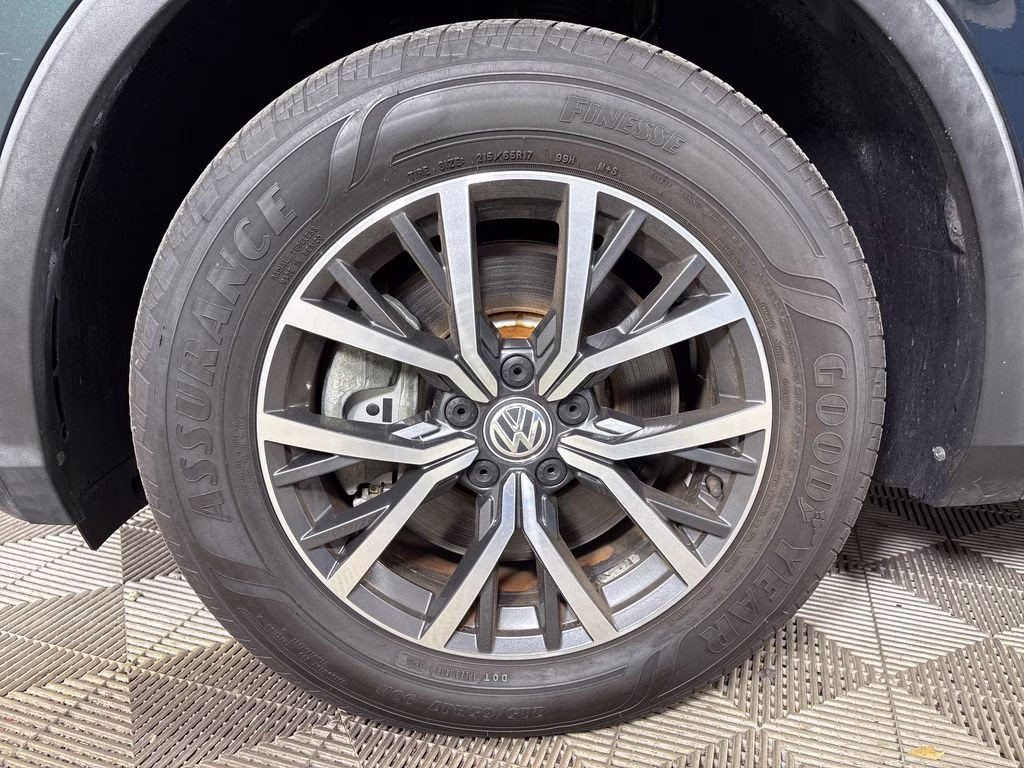 2019 Dark Moss Green Metallic Volkswagen Tiguan 2.0T SE FWD SUV