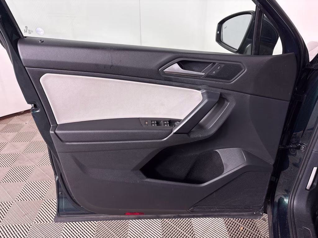 2019 Dark Moss Green Metallic Volkswagen Tiguan 2.0T SE FWD SUV
