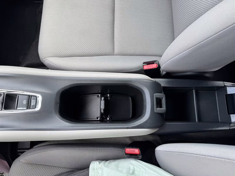 2017 Lunar Silver Metallic Honda HR-V LX AWD Crossover