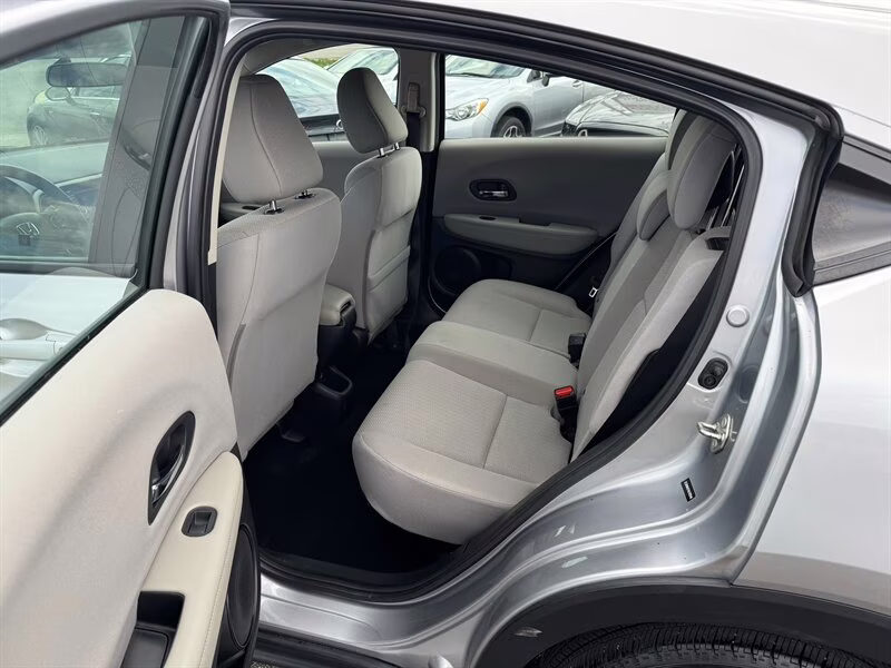 2017 Lunar Silver Metallic Honda HR-V LX AWD Crossover