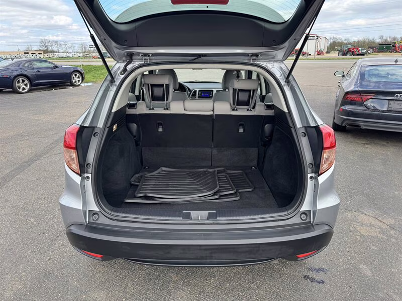 2017 Lunar Silver Metallic Honda HR-V LX AWD Crossover