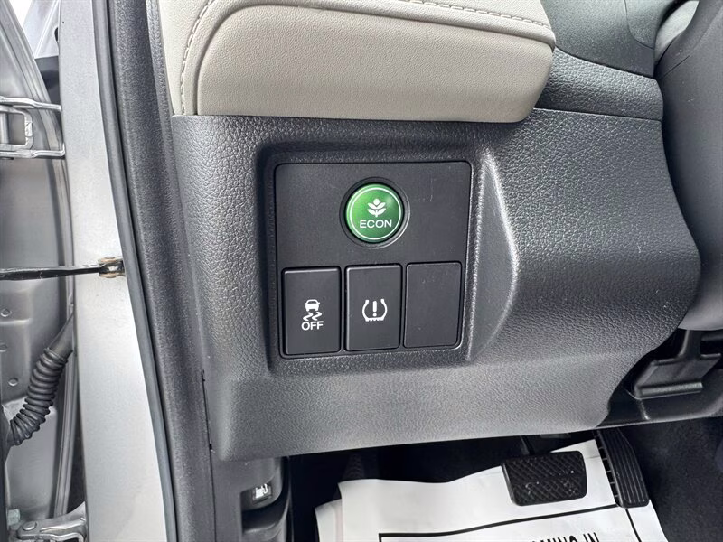 2017 Lunar Silver Metallic Honda HR-V LX AWD Crossover