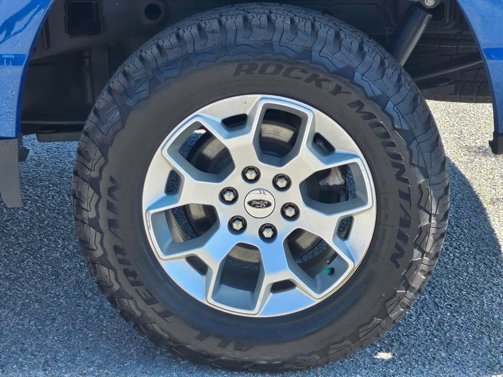 2023 Atlas Blue Metallic Ford F-150 XLT 4X4 Truck