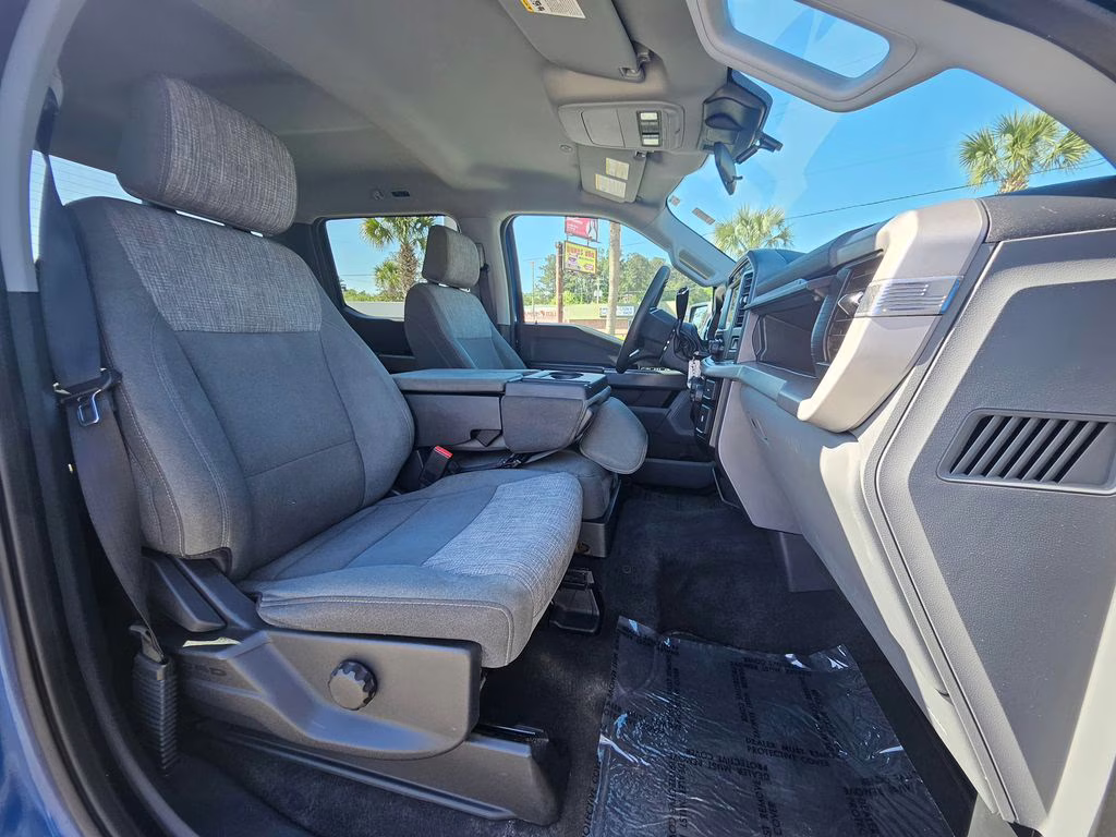 2023 Atlas Blue Metallic Ford F-150 XLT 4X4 Truck