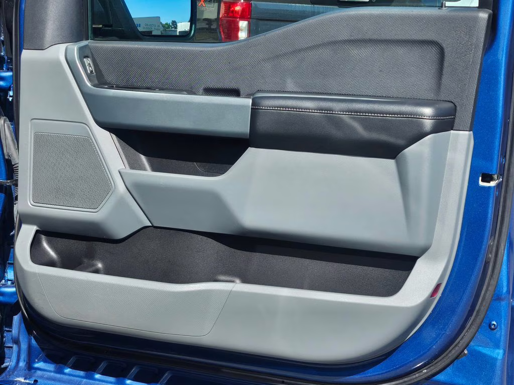 2023 Atlas Blue Metallic Ford F-150 XLT 4X4 Truck