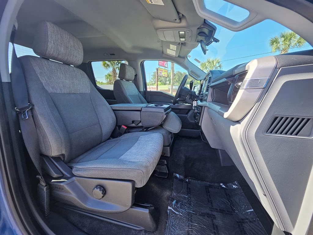 2023 Atlas Blue Metallic Ford F-150 XLT 4X4 Truck
