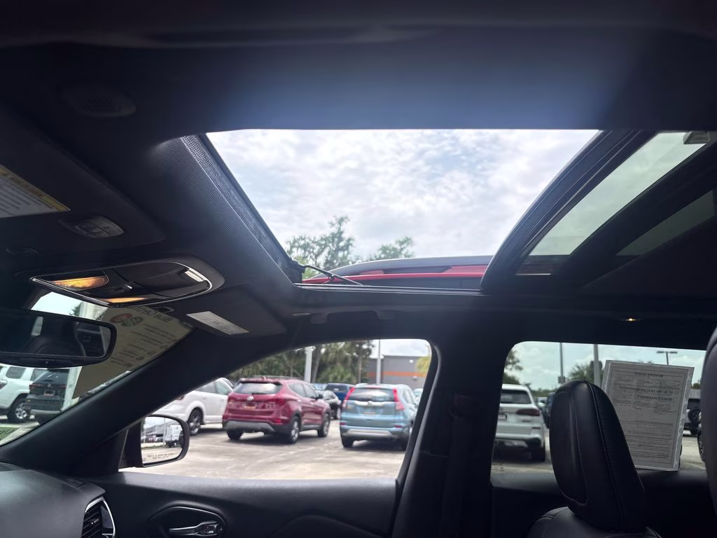 2021 Spitfire Orange Clearcoat Jeep Cherokee Latitude Lux 4X4 SUV