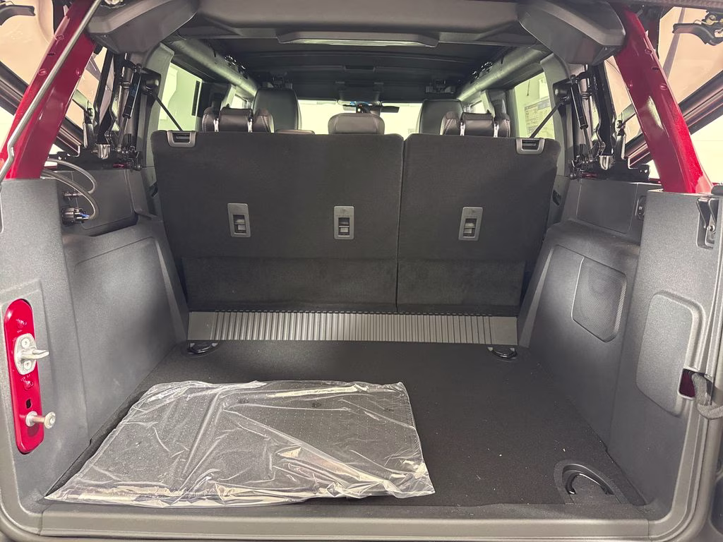 2026 Ruby Red Metallic Tinted Clearcoat Ford Bronco Outer Banks 4X4 SUV