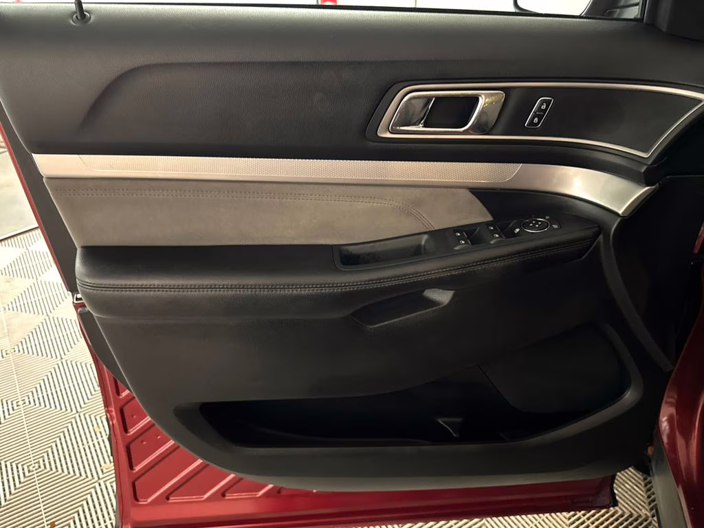 2017 Ruby Red Metallic Tinted Clearcoat Ford Explorer XLT FWD SUV