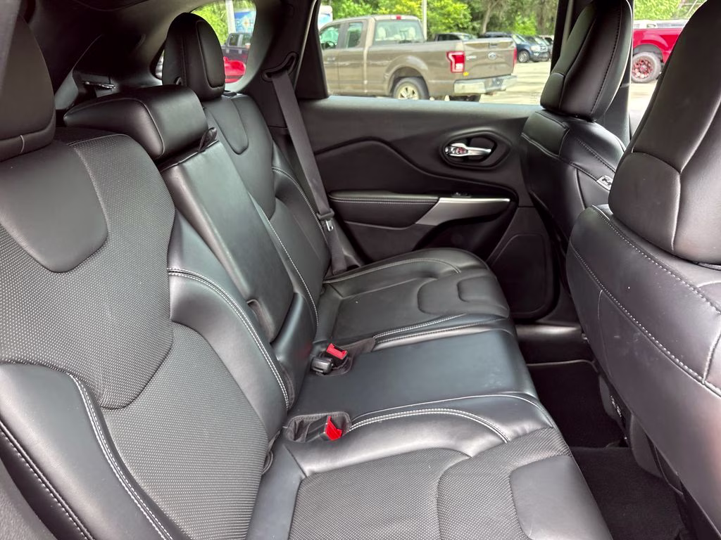 2021 Spitfire Orange Clearcoat Jeep Cherokee Latitude Lux 4X4 SUV