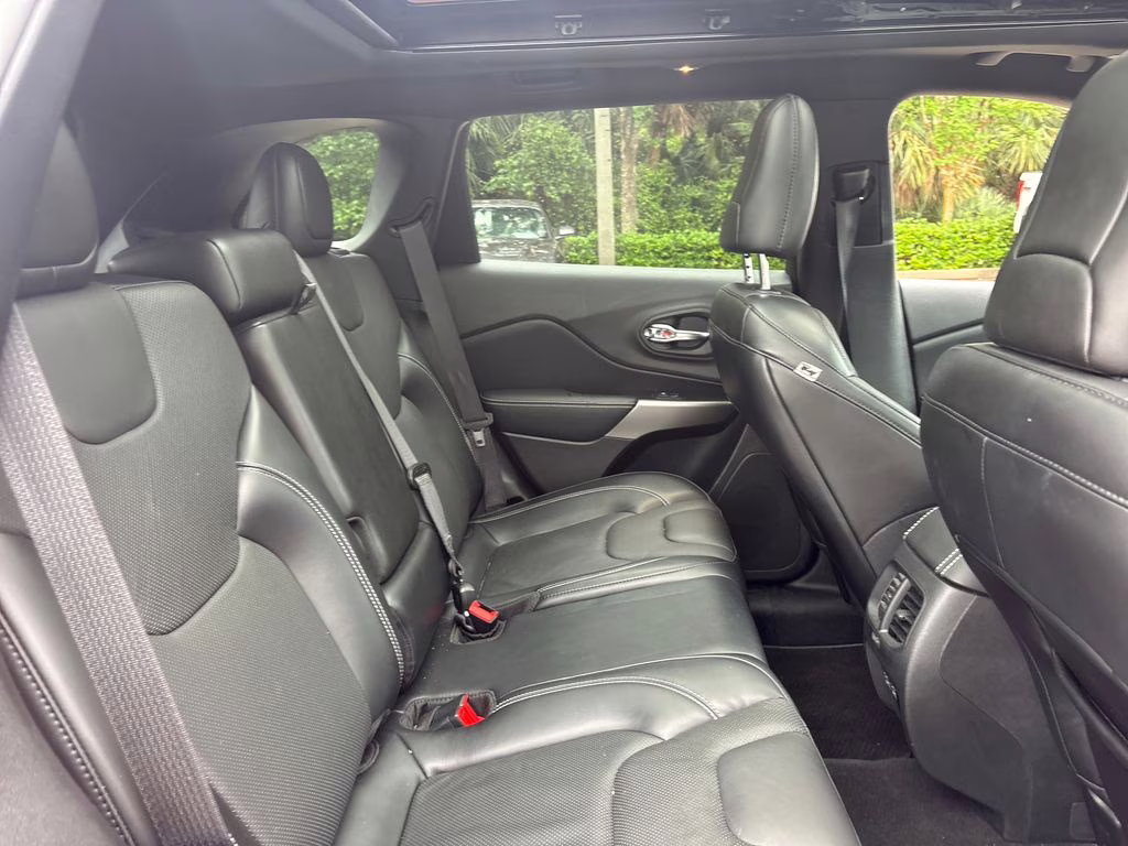 2021 Spitfire Orange Clearcoat Jeep Cherokee Latitude Lux 4X4 SUV