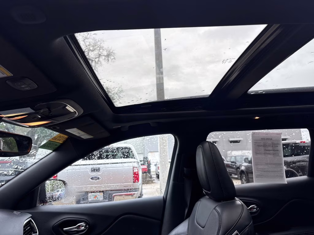 2021 Spitfire Orange Clearcoat Jeep Cherokee Latitude Lux 4X4 SUV