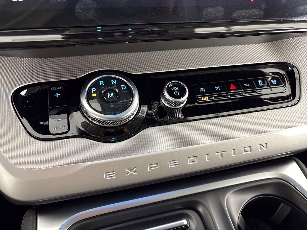 2026 Glacier Gray Metallic Tri-Coat Ford Expedition Max Active RWD SUV