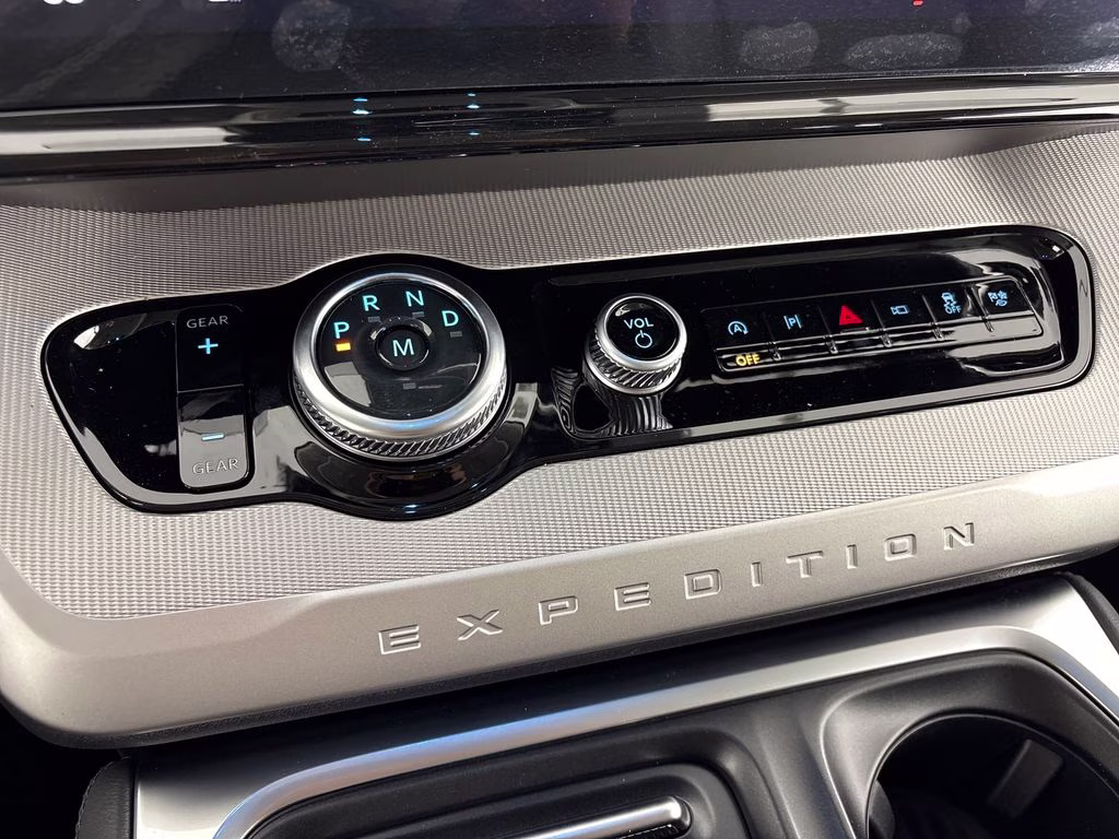 2026 Glacier Gray Metallic Tri-Coat Ford Expedition Max Active RWD SUV