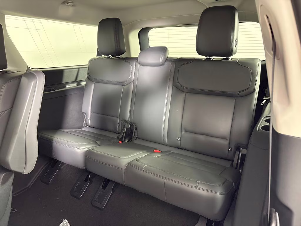 2026 Glacier Gray Metallic Tri-Coat Ford Expedition Max Active RWD SUV