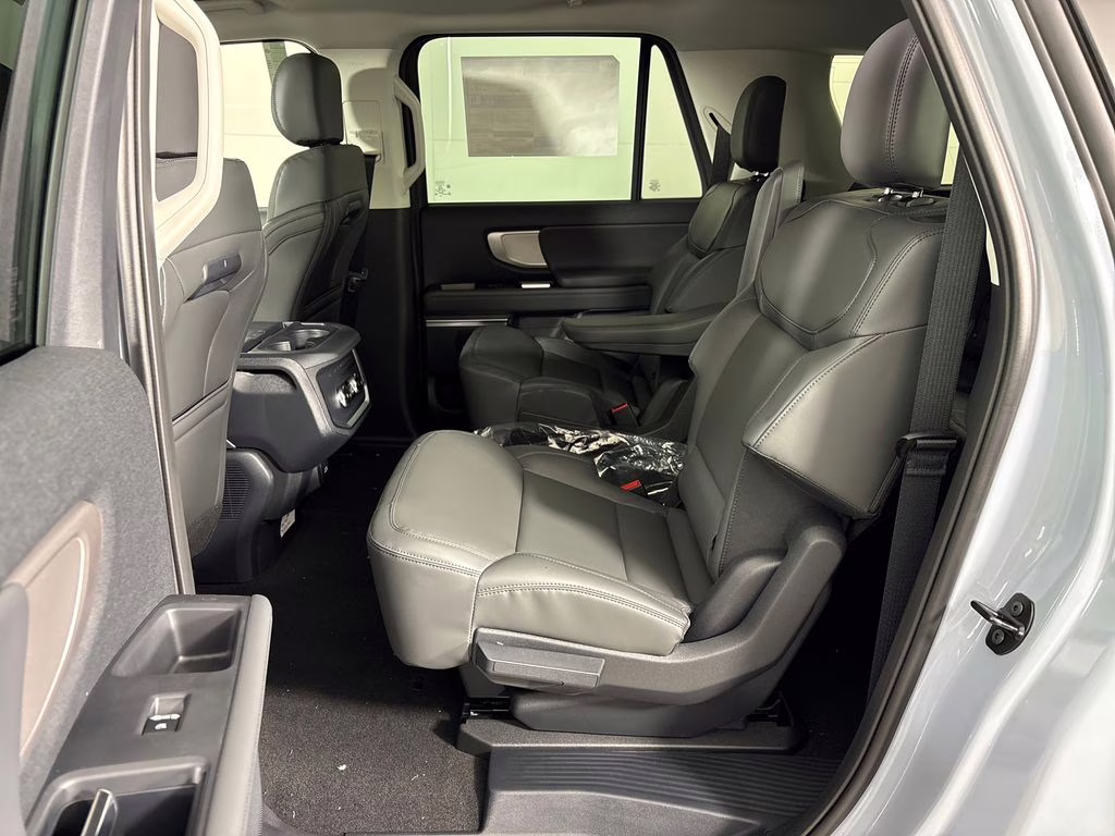 2026 Glacier Gray Metallic Tri-Coat Ford Expedition Max Active RWD SUV